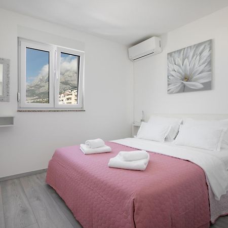 Sea View Apartments Dammi With Free Parking Макарська Екстер'єр фото