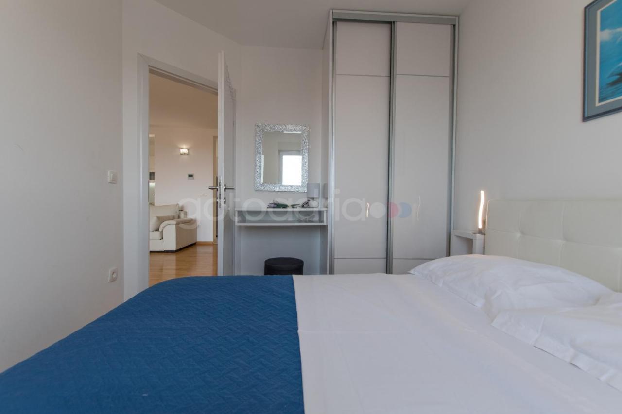 Sea View Apartments Dammi With Free Parking Макарська Екстер'єр фото