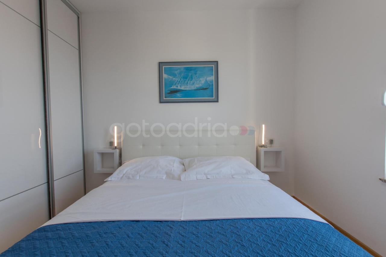 Sea View Apartments Dammi With Free Parking Макарська Екстер'єр фото
