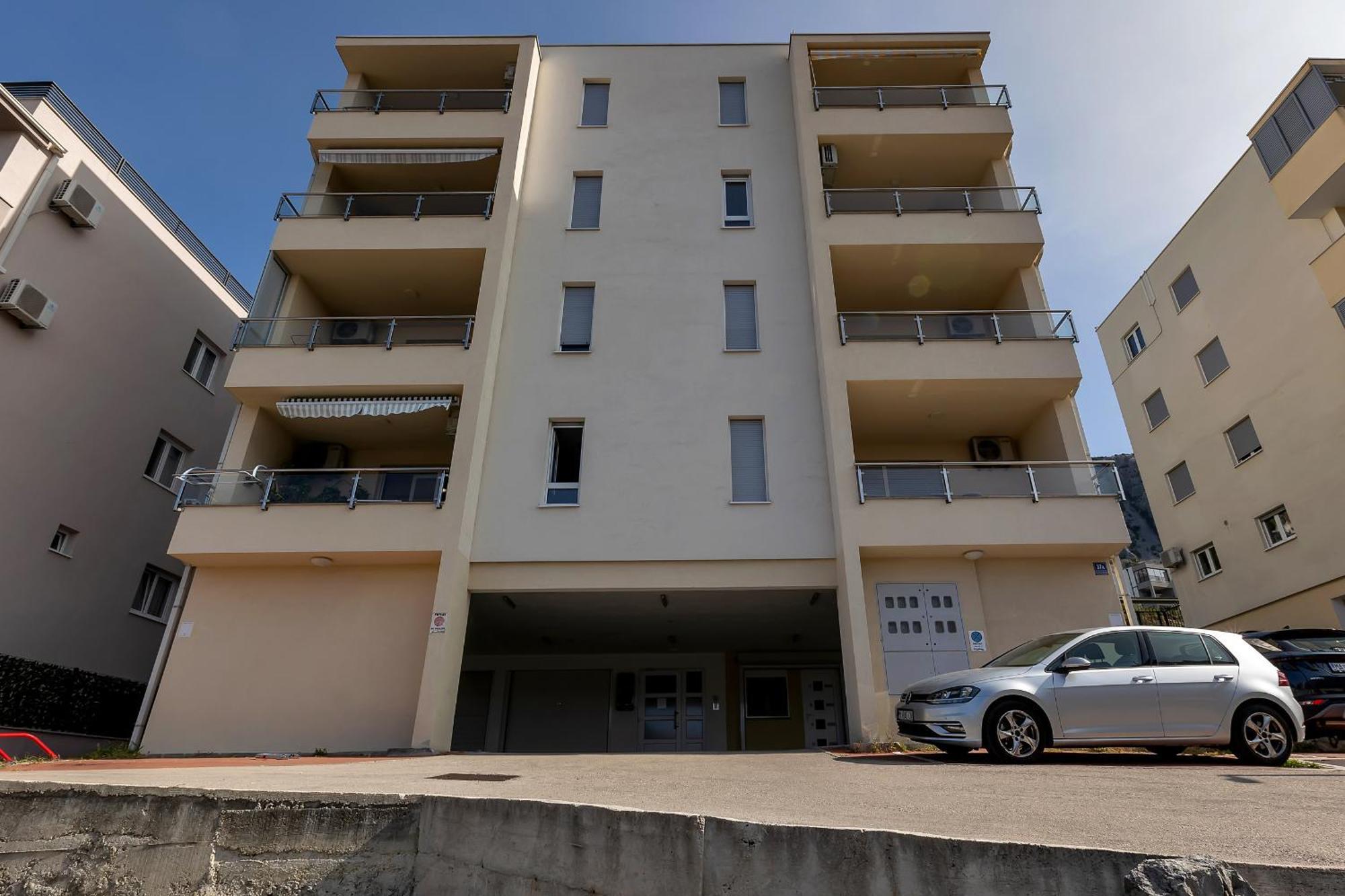 Sea View Apartments Dammi With Free Parking Макарська Екстер'єр фото