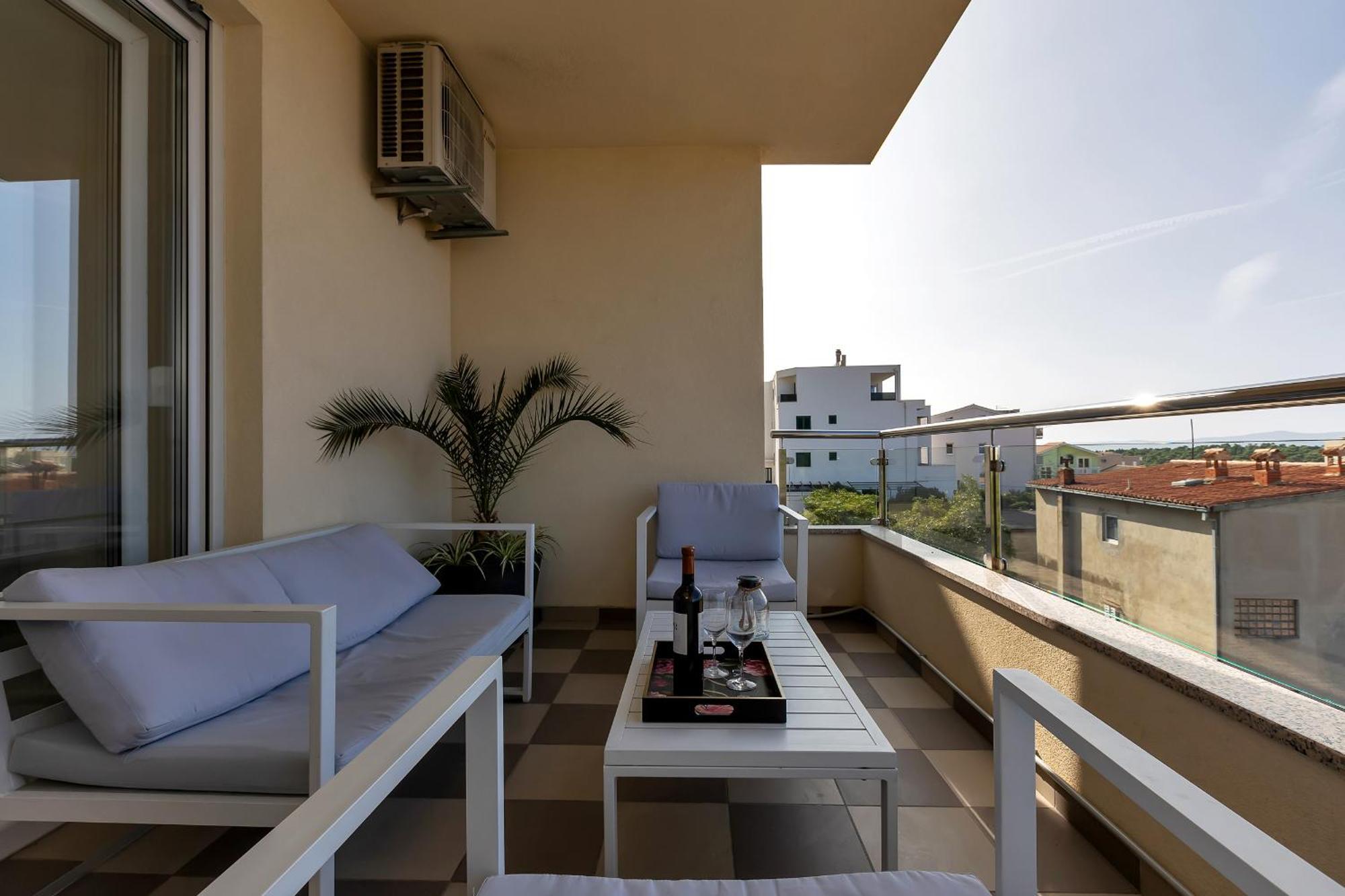 Sea View Apartments Dammi With Free Parking Макарська Екстер'єр фото