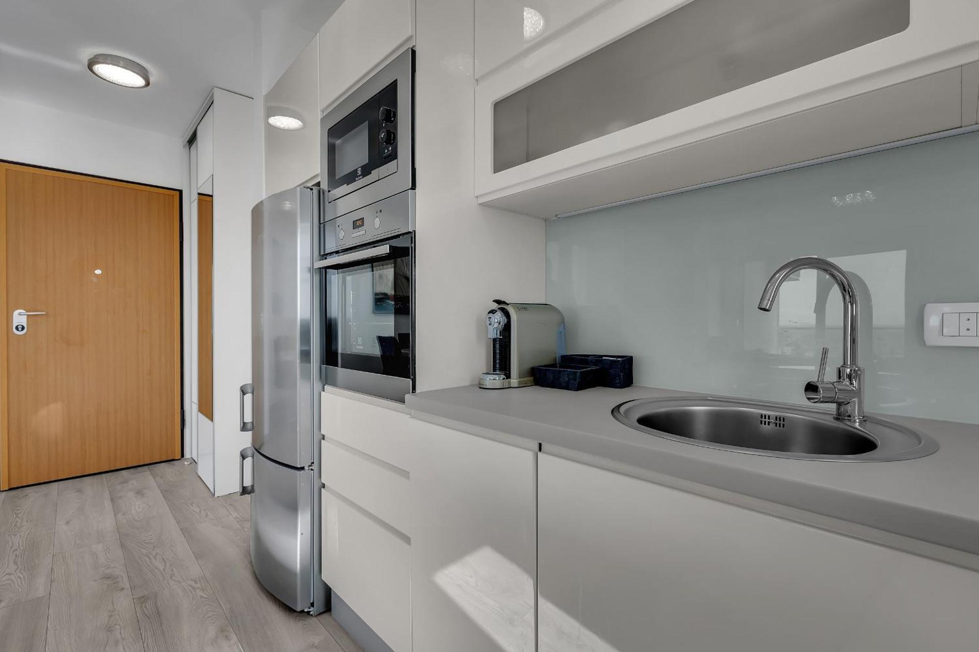 Sea View Apartments Dammi With Free Parking Макарська Екстер'єр фото