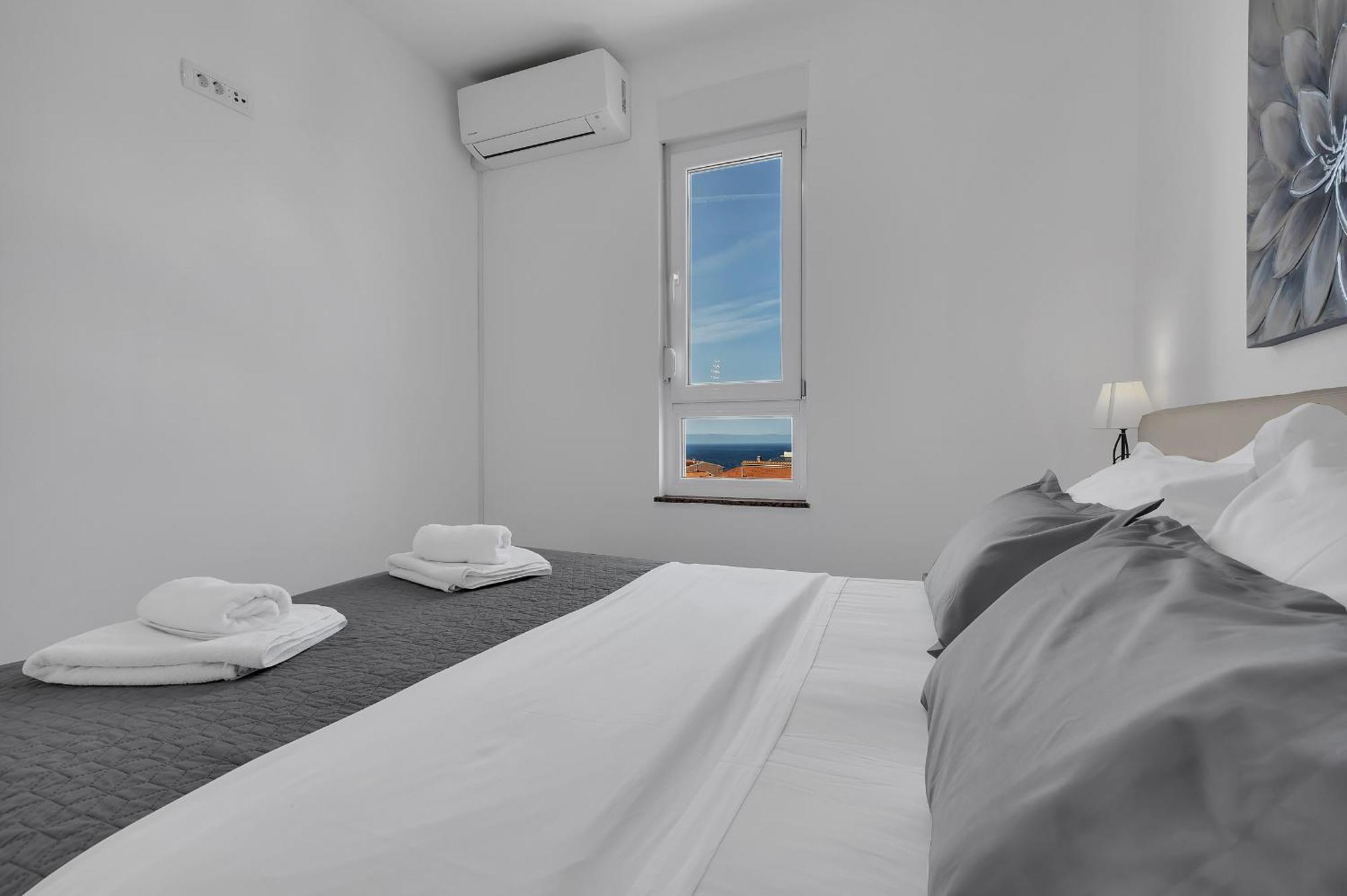 Sea View Apartments Dammi With Free Parking Макарська Екстер'єр фото
