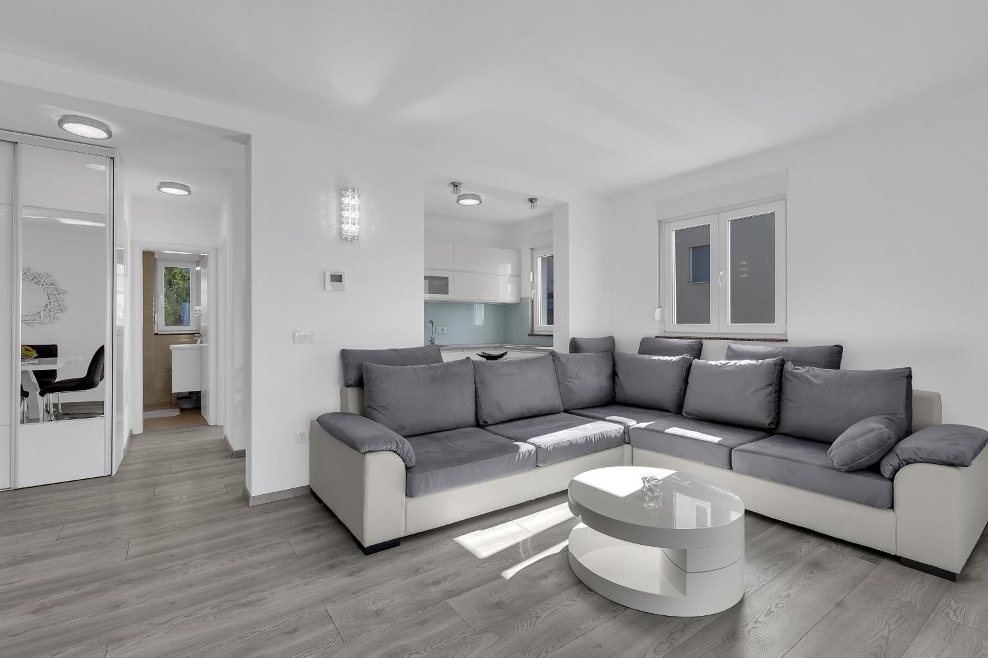 Sea View Apartments Dammi With Free Parking Макарська Екстер'єр фото