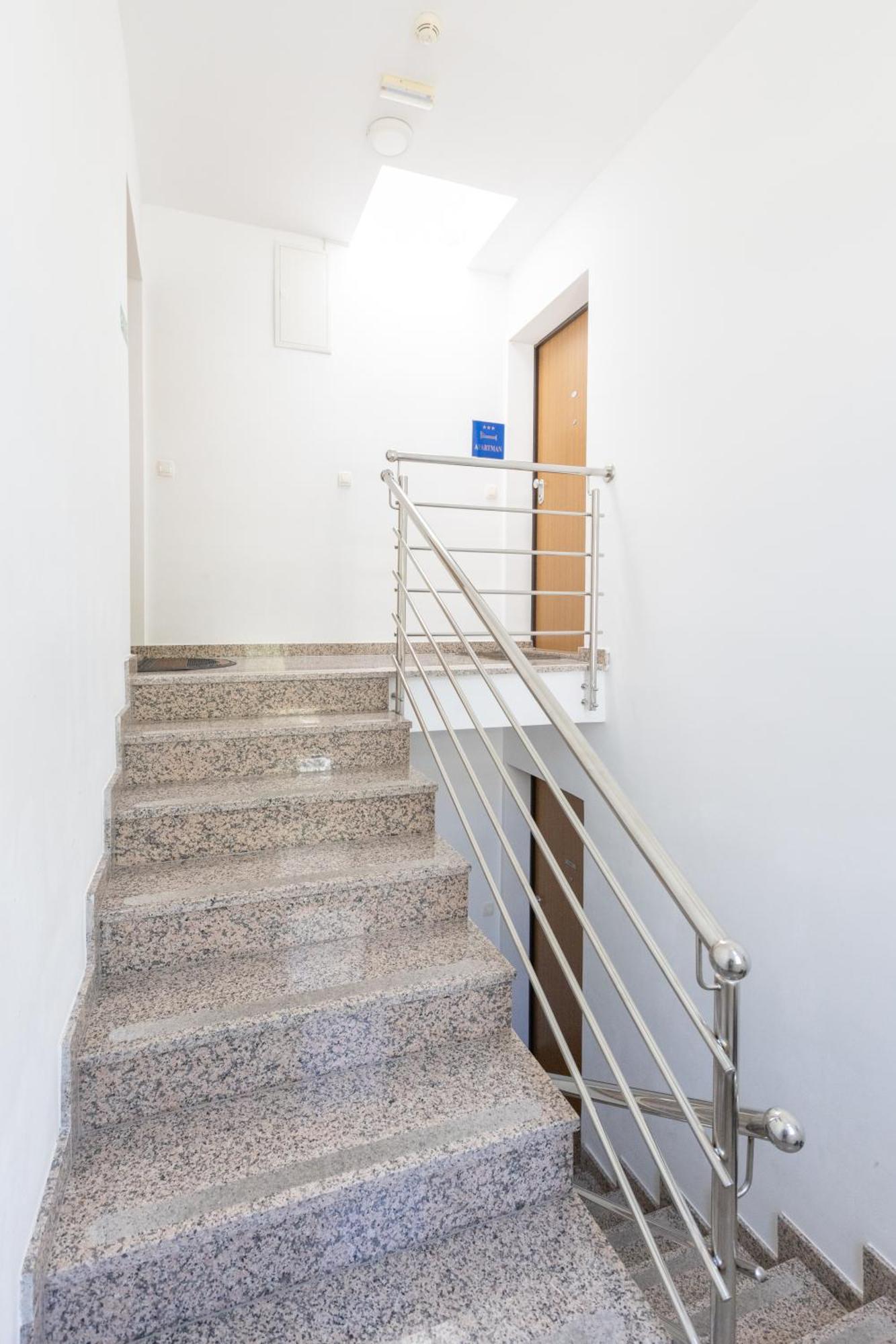 Sea View Apartments Dammi With Free Parking Макарська Екстер'єр фото