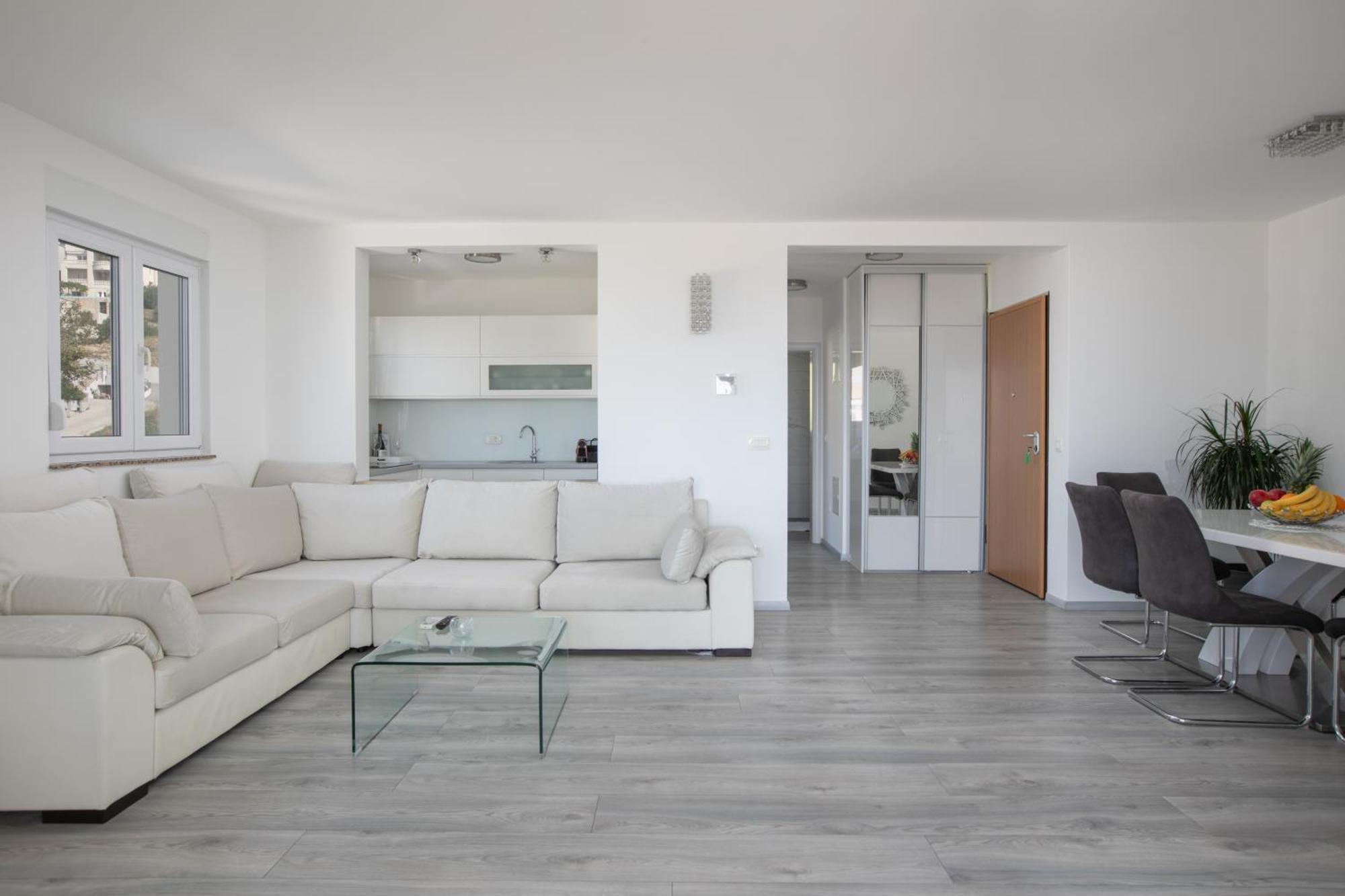 Sea View Apartments Dammi With Free Parking Макарська Екстер'єр фото